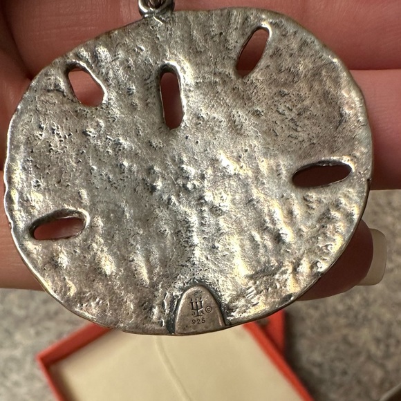 RARE JAMES AVERY STERLING
SILVER EXTRA LARGE SAND DOLLAR
NECKLACE - Picture 6 of 7